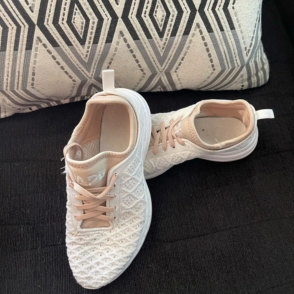 APL" TechLoom Phantom Athletic Propulsion Labs-White & Cream - Picture 3 of 13